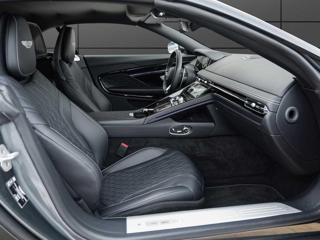 Aston Martin DB12