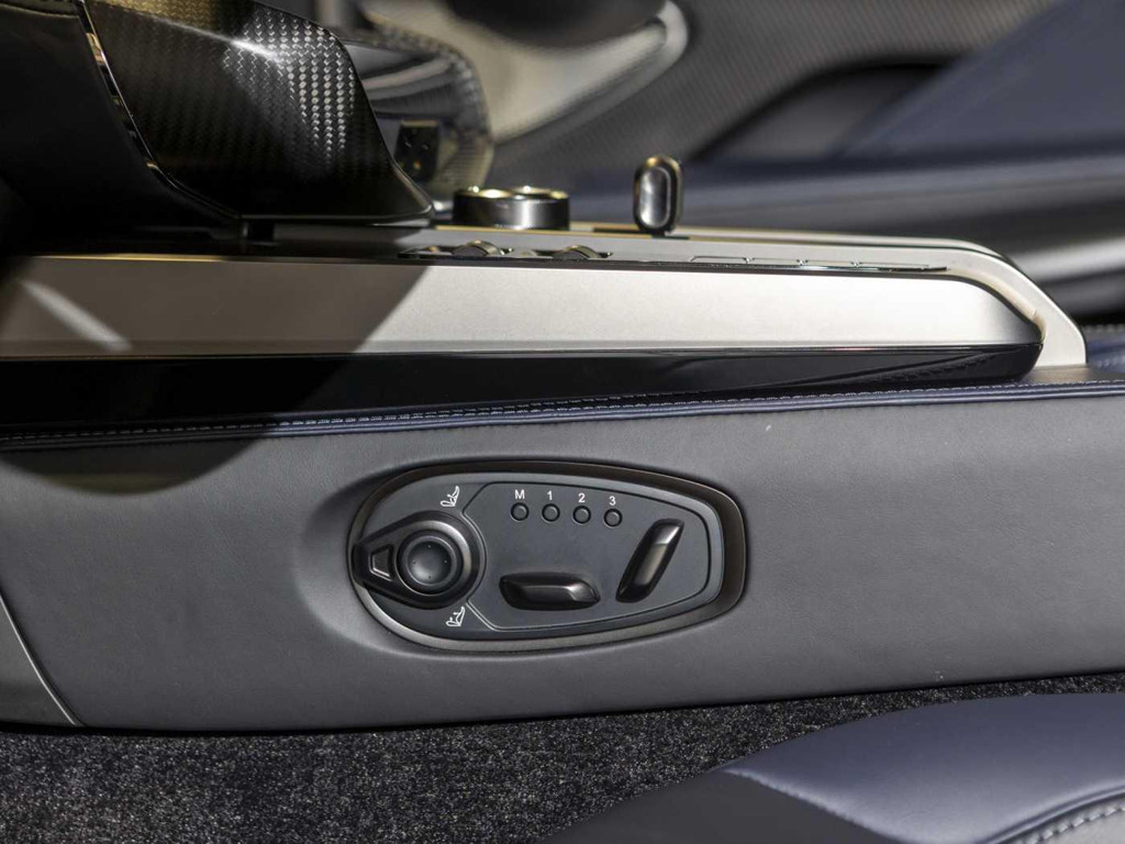 Aston Martin Vanquish