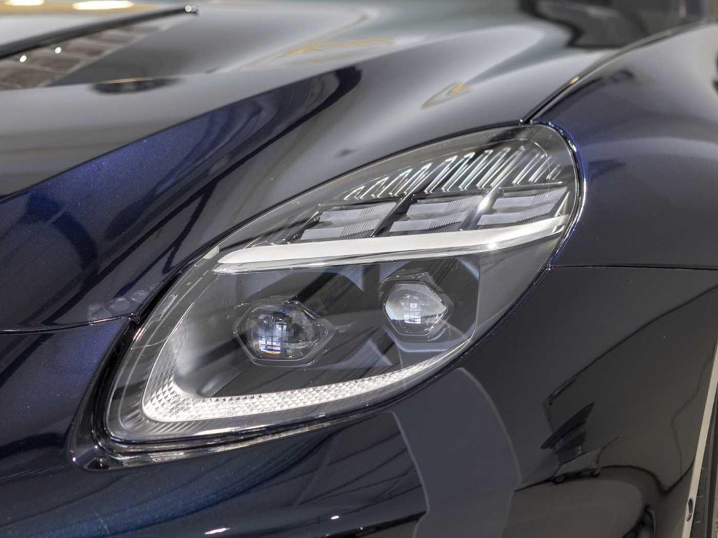 Aston Martin Vanquish