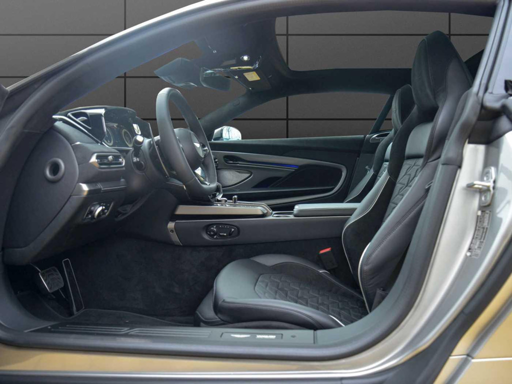 Aston Martin Vanquish