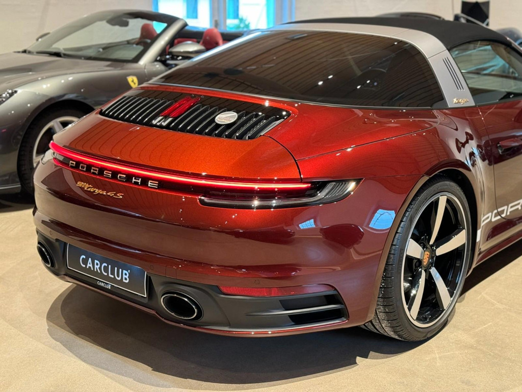 Porsche 992
