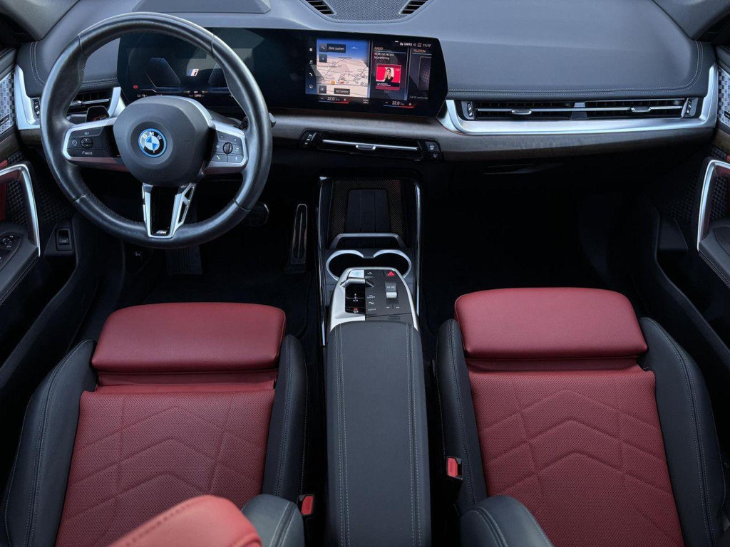 BMW iX1