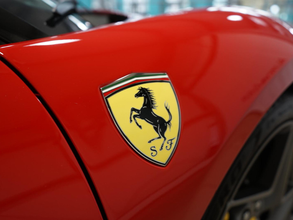 Ferrari F8
