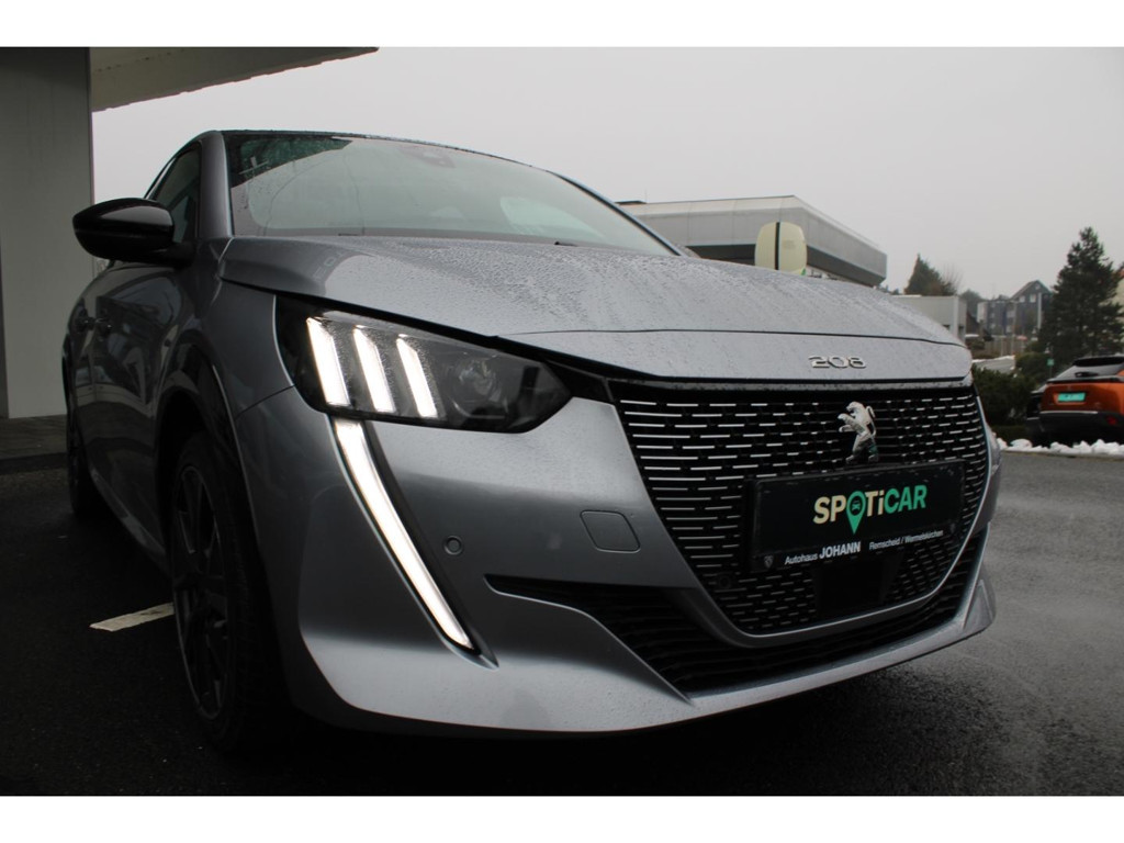 Peugeot e-208