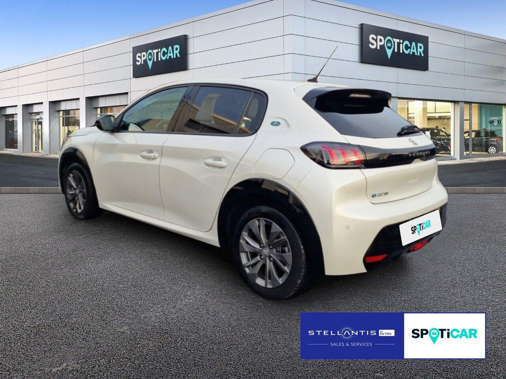 Peugeot e-208