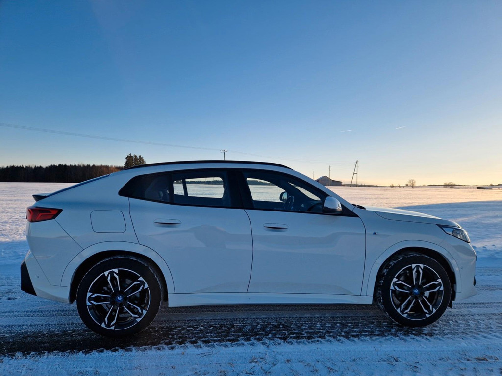 BMW iX2
