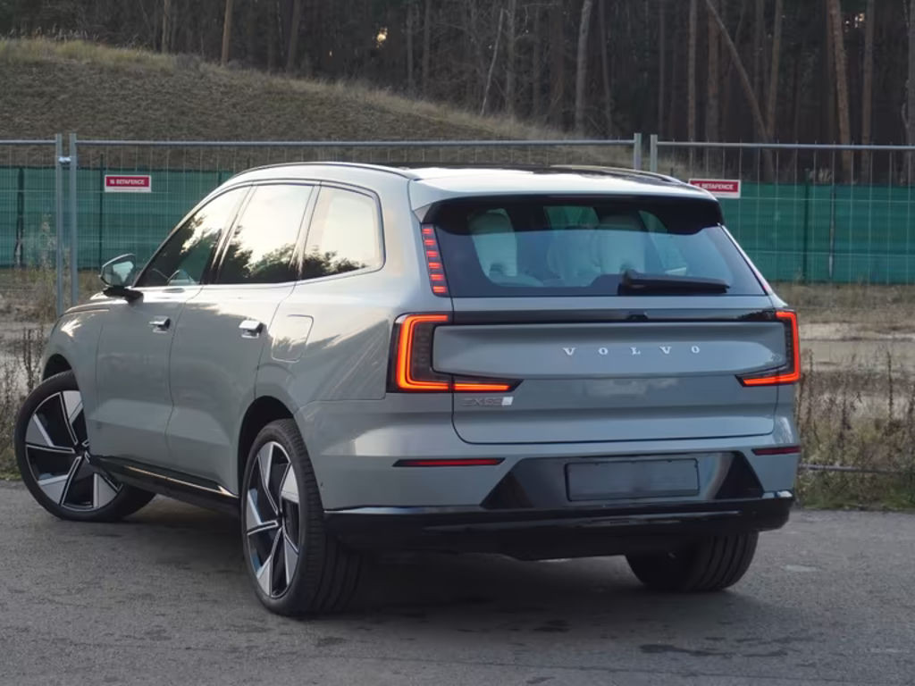 Volvo EX90