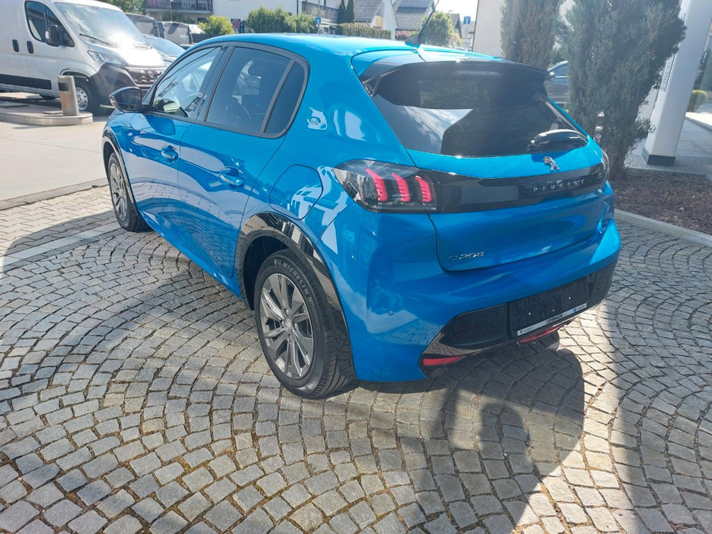Peugeot e-208