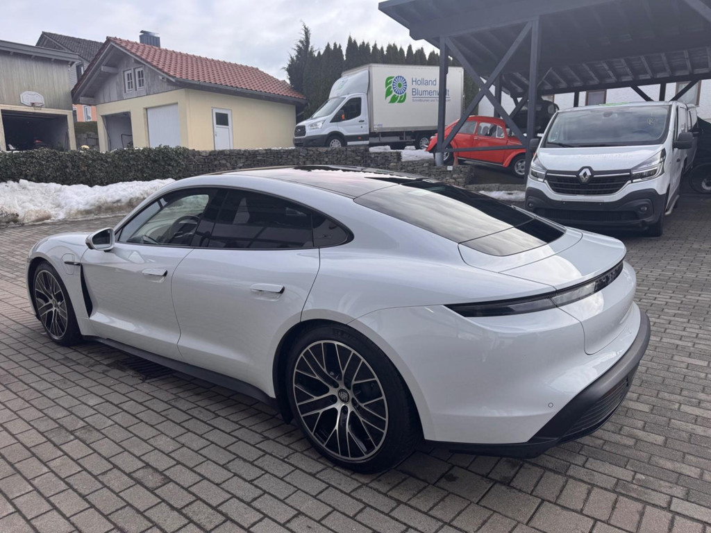 Porsche Taycan