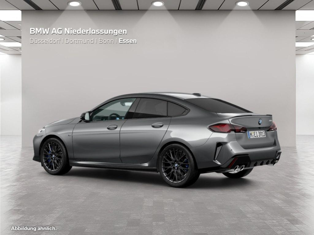 BMW M235