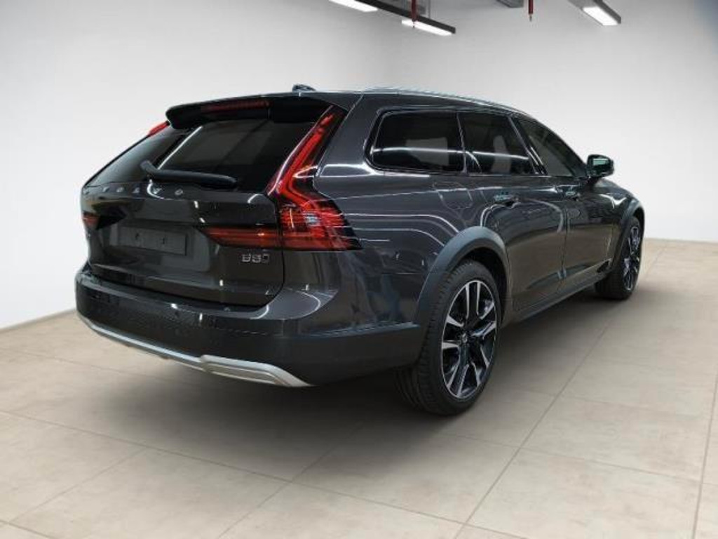 Volvo V90 Cross Country