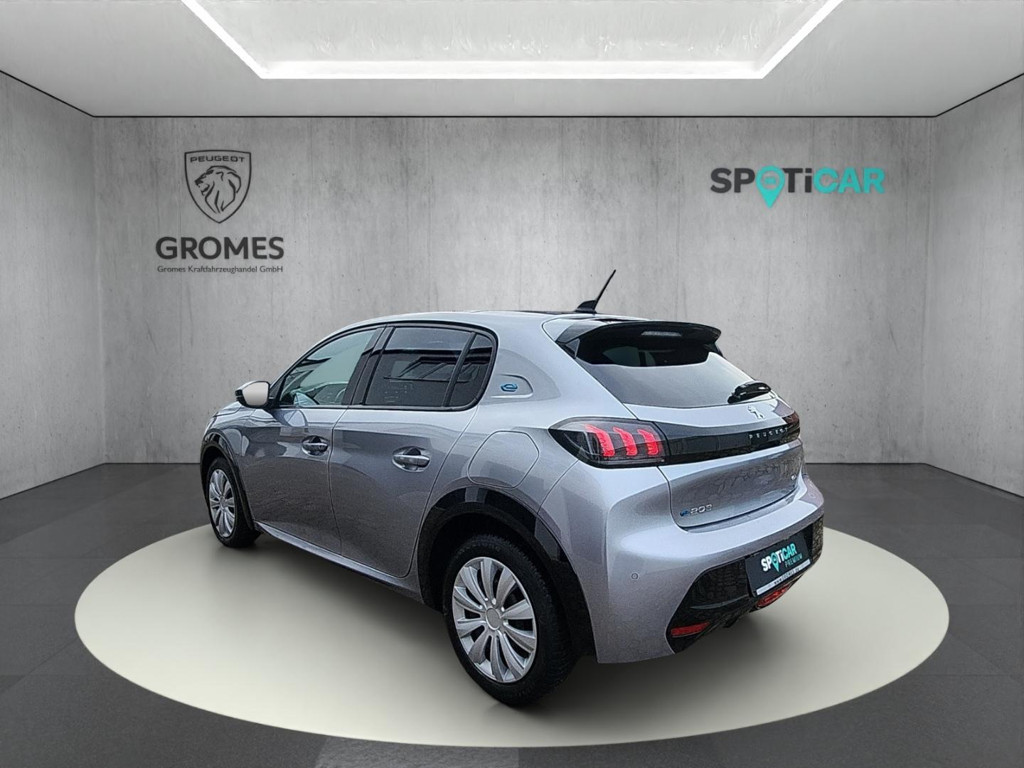 Peugeot e-208