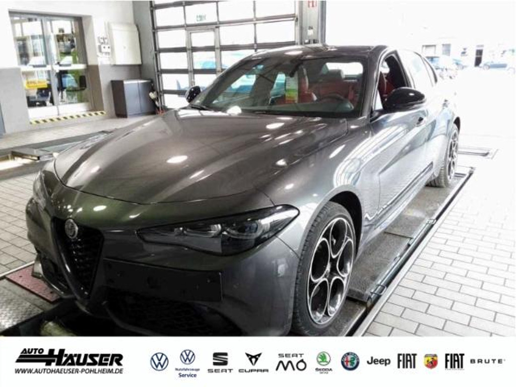 Alfa Romeo Giulia 2023 Benzine
