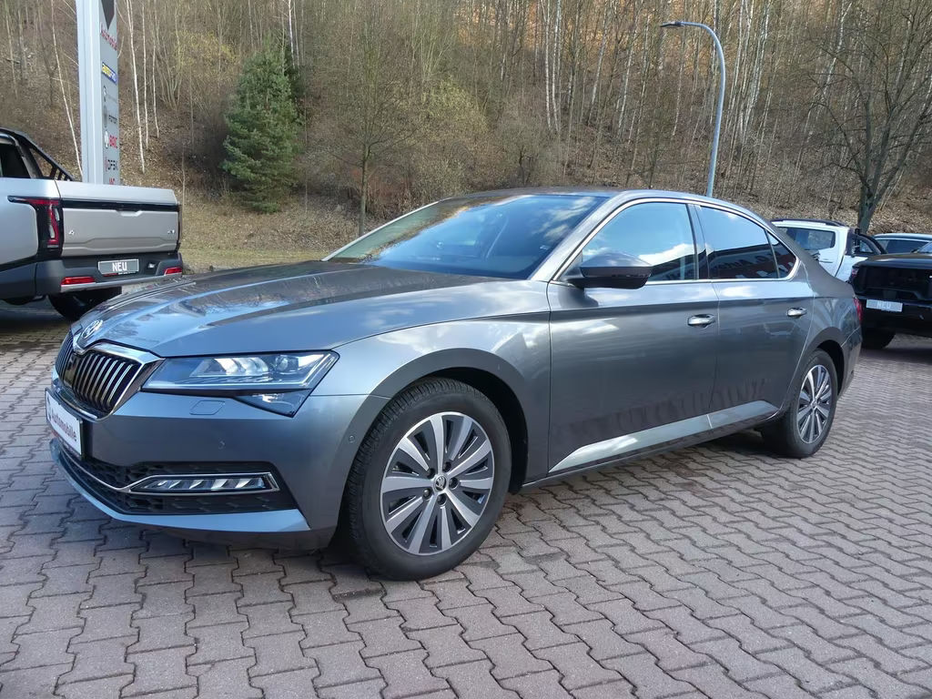 Skoda Superb 2022 Benzine