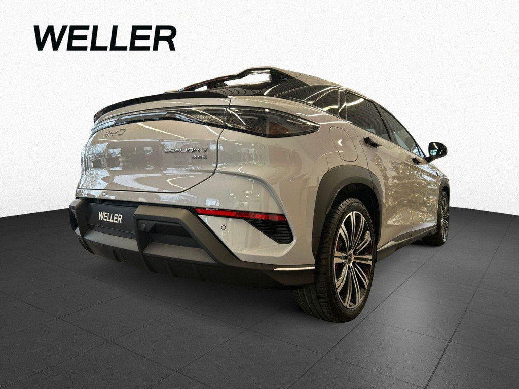 BYD Sealion 7