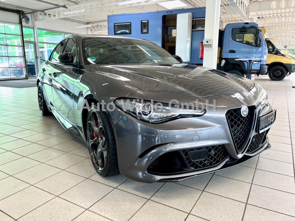 Alfa Romeo Giulia 2023 Benzine