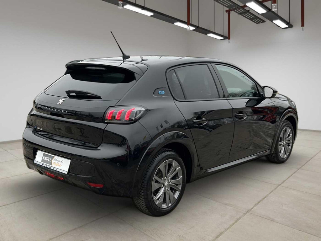 Peugeot e-208