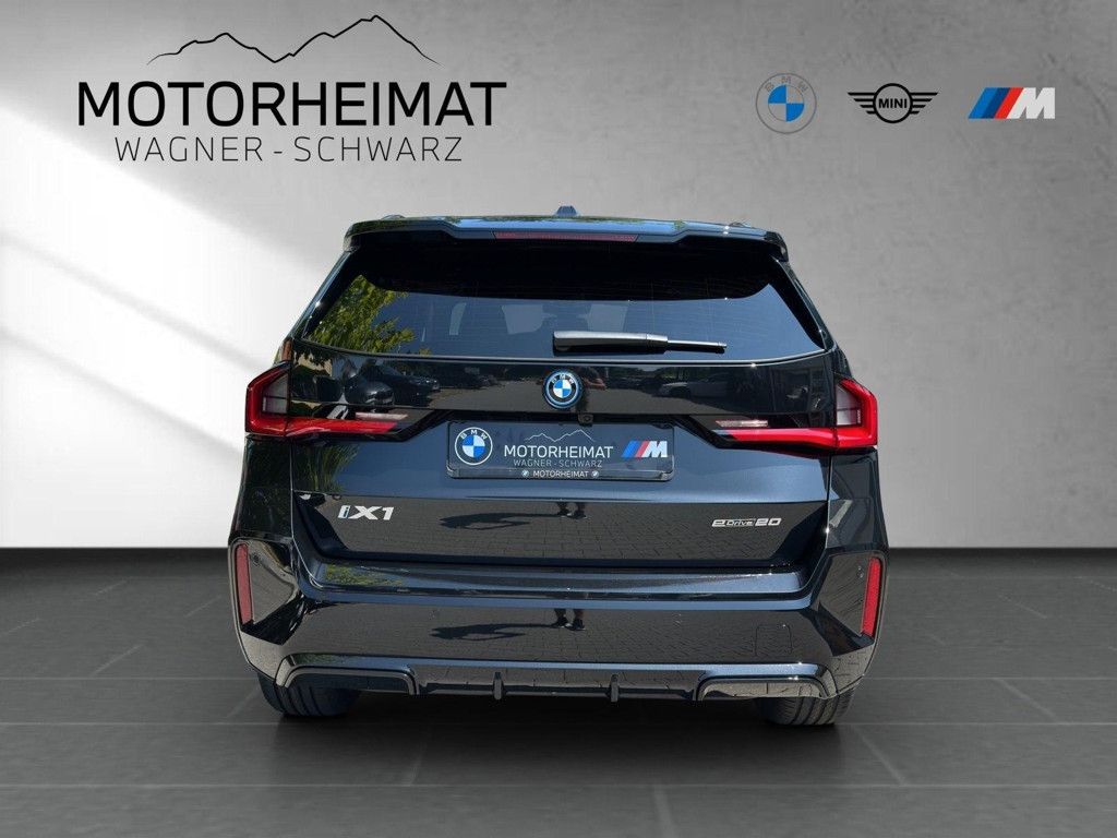BMW iX1