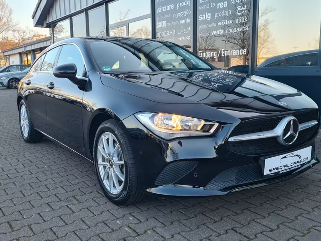 Mercedes-Benz CLA-Klasse 2023 Benzine