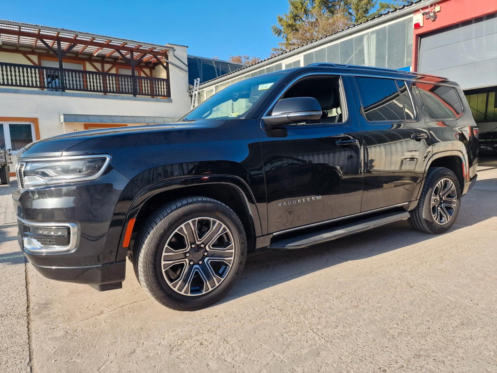 Jeep Wagoneer