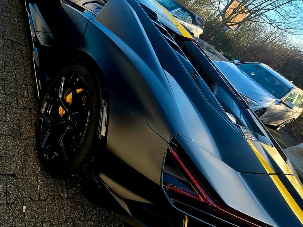 Lamborghini Revuelto