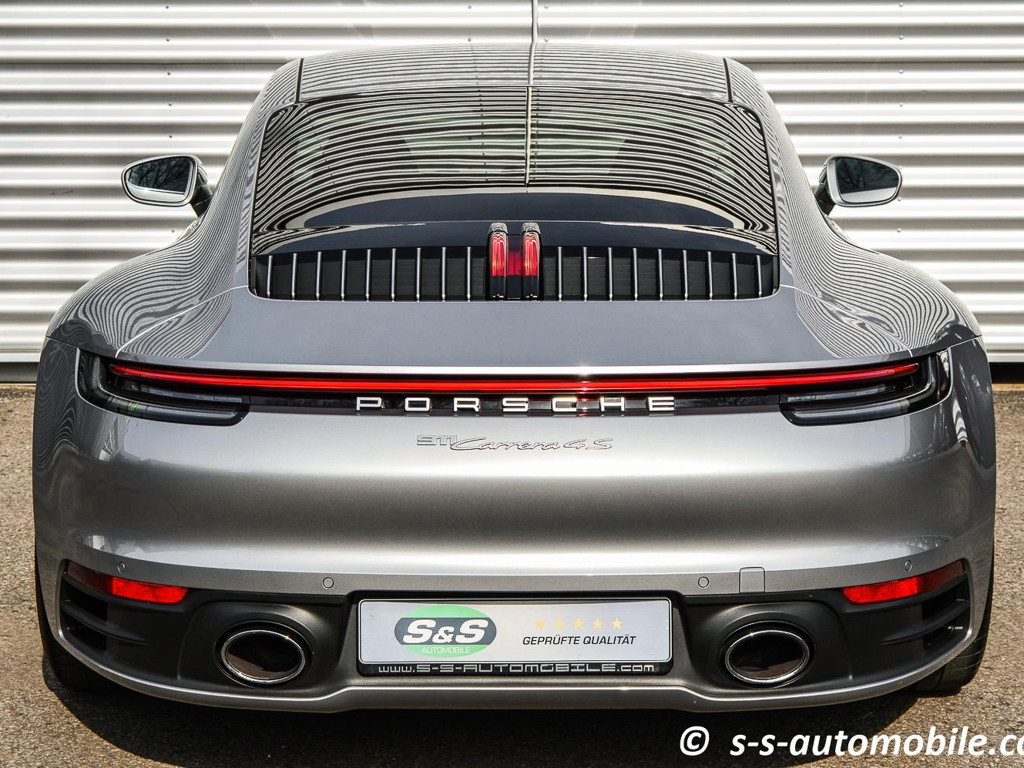 Porsche 992