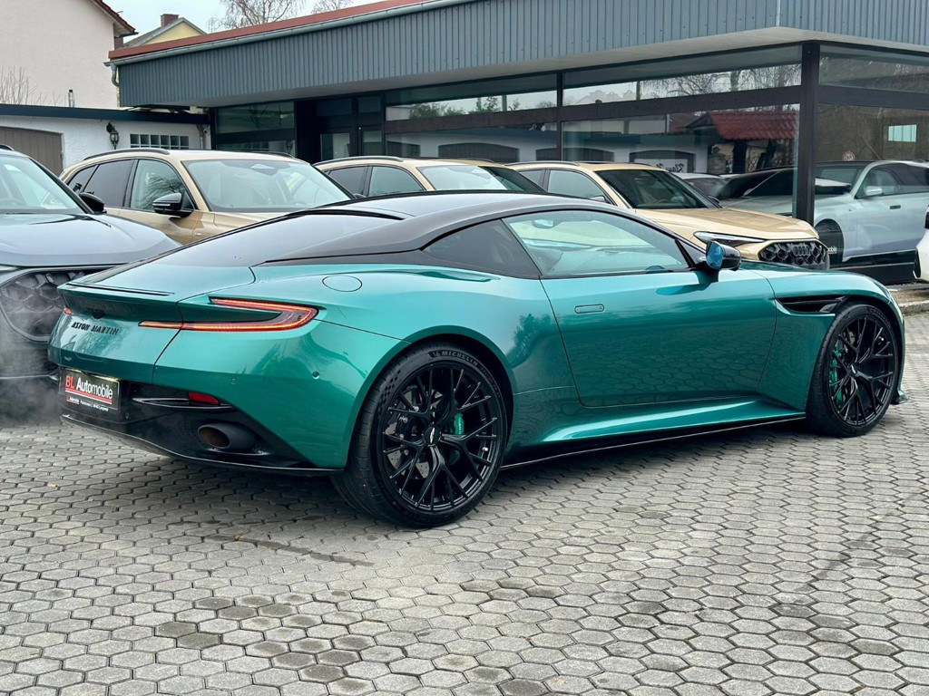 Aston Martin DB12