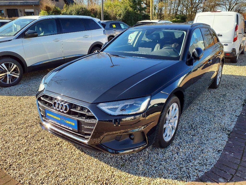Audi A4 2022 Benzine