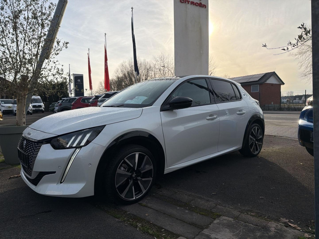 Peugeot e-208