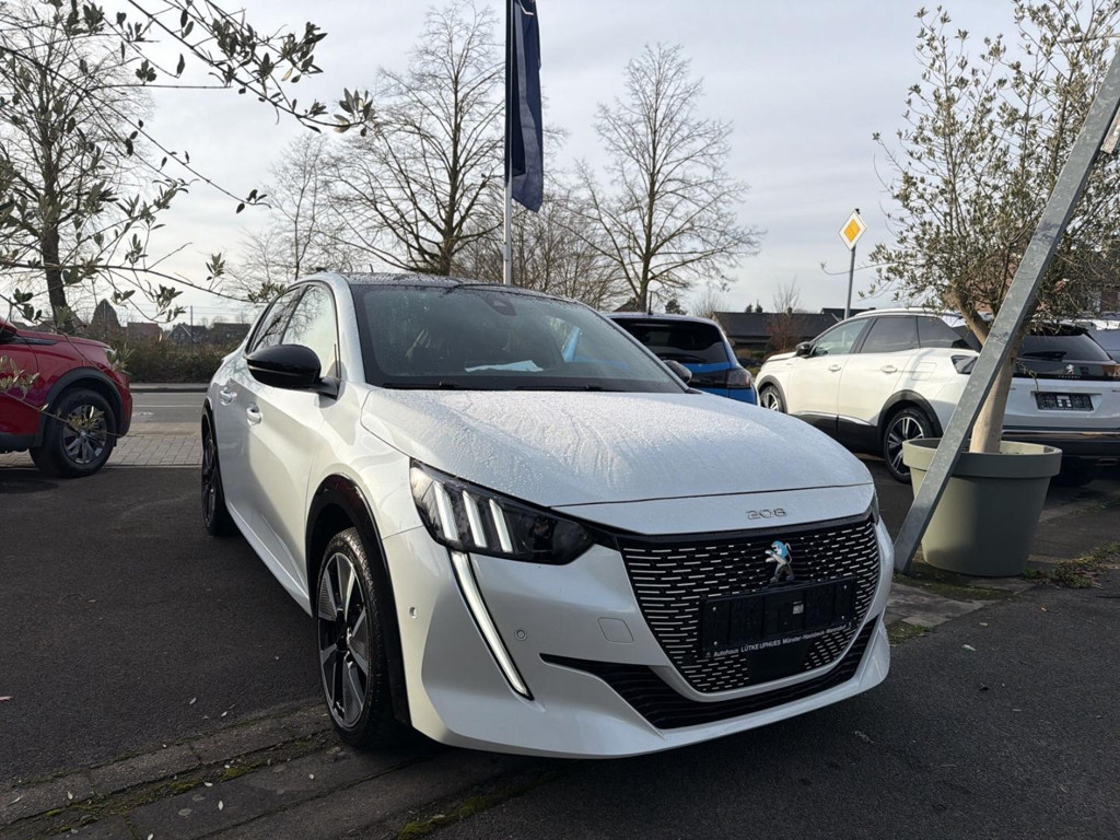 Peugeot e-208