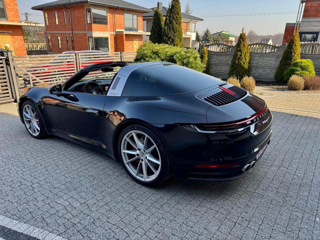 Porsche 992
