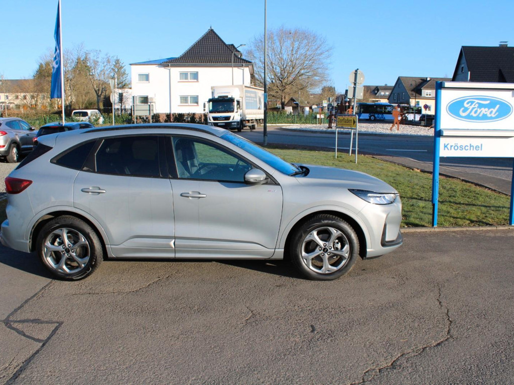 Ford Kuga 2025 Benzine