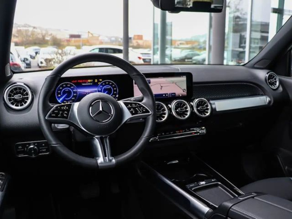 Mercedes-Benz EQB
