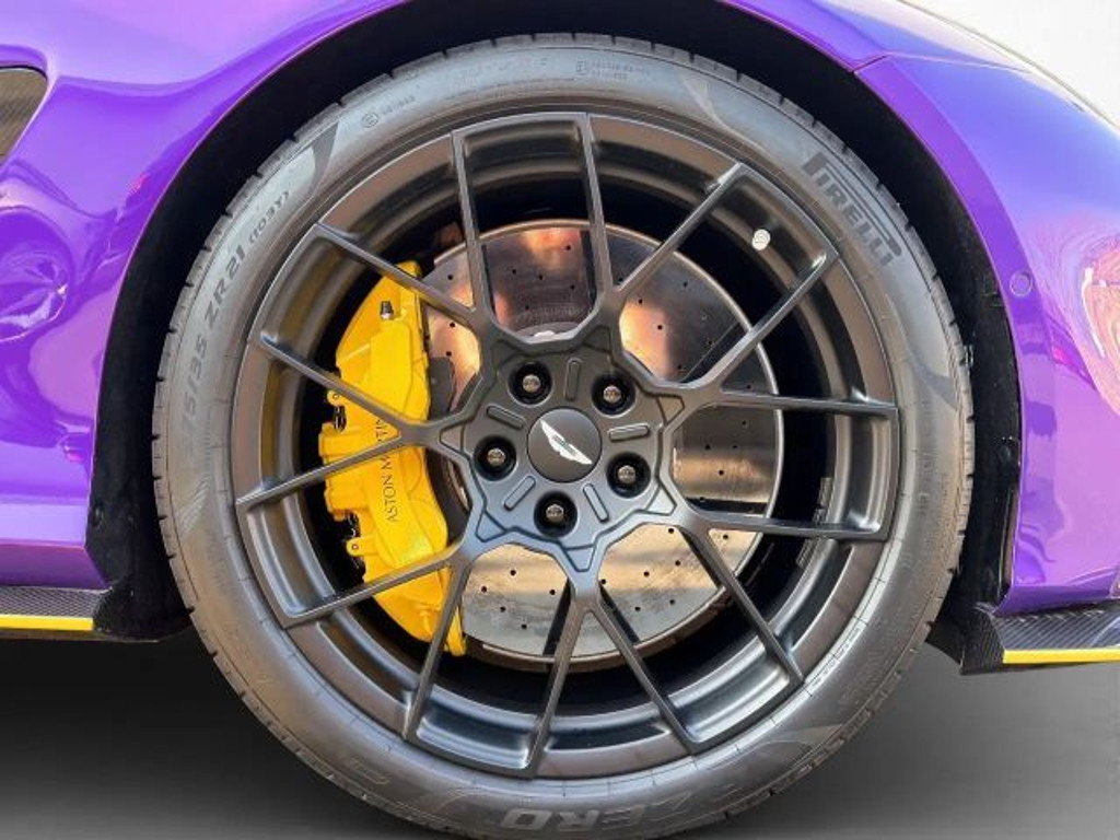 Aston Martin Vanquish