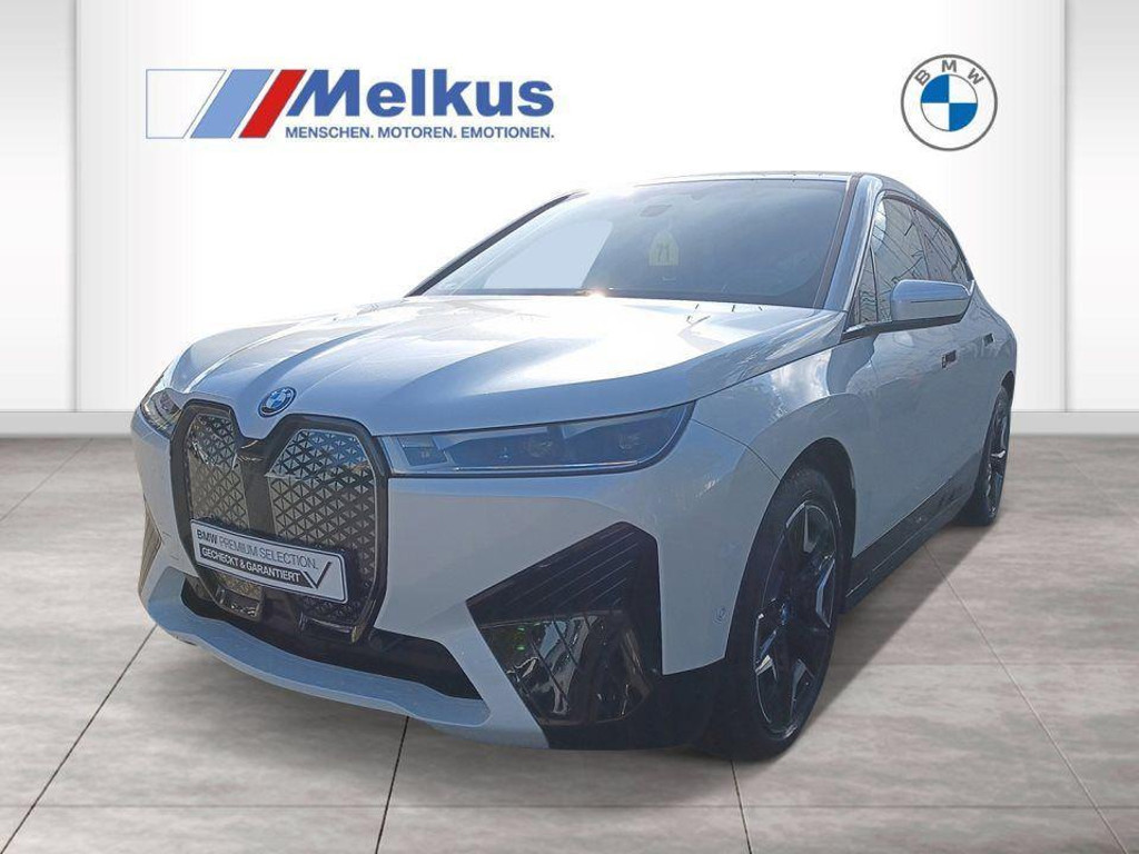 BMW iX