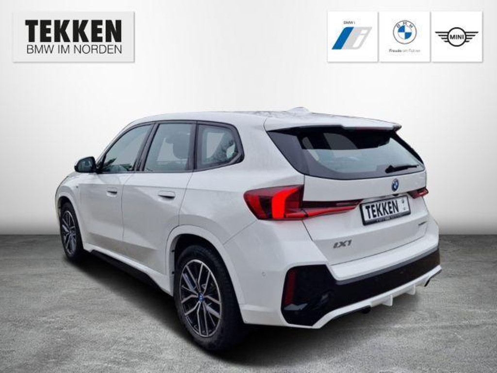 BMW iX1