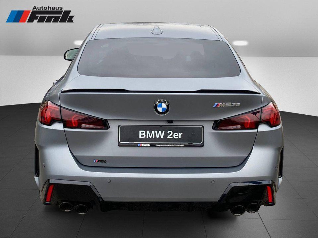 BMW M235