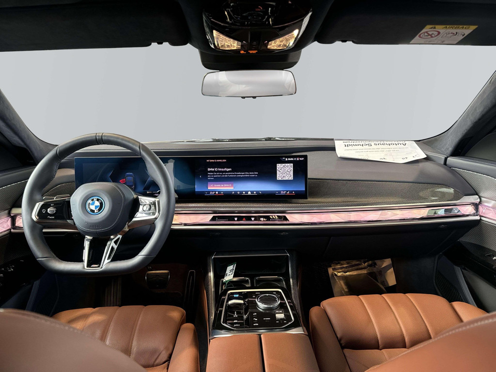 BMW i7