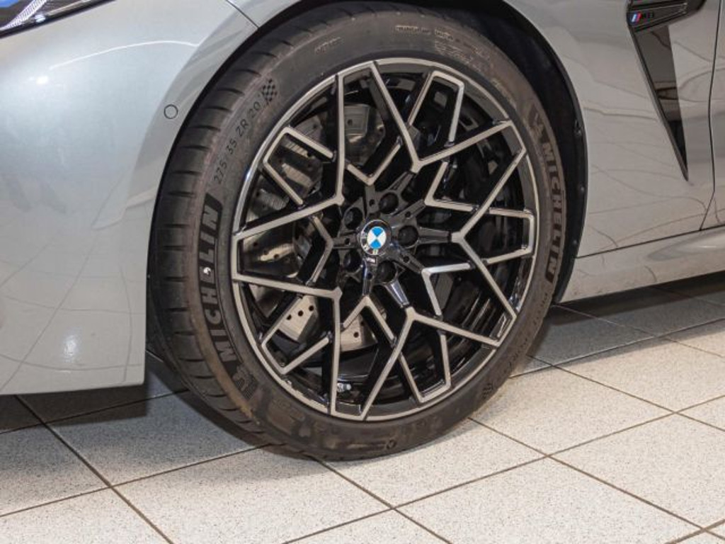 BMW M8