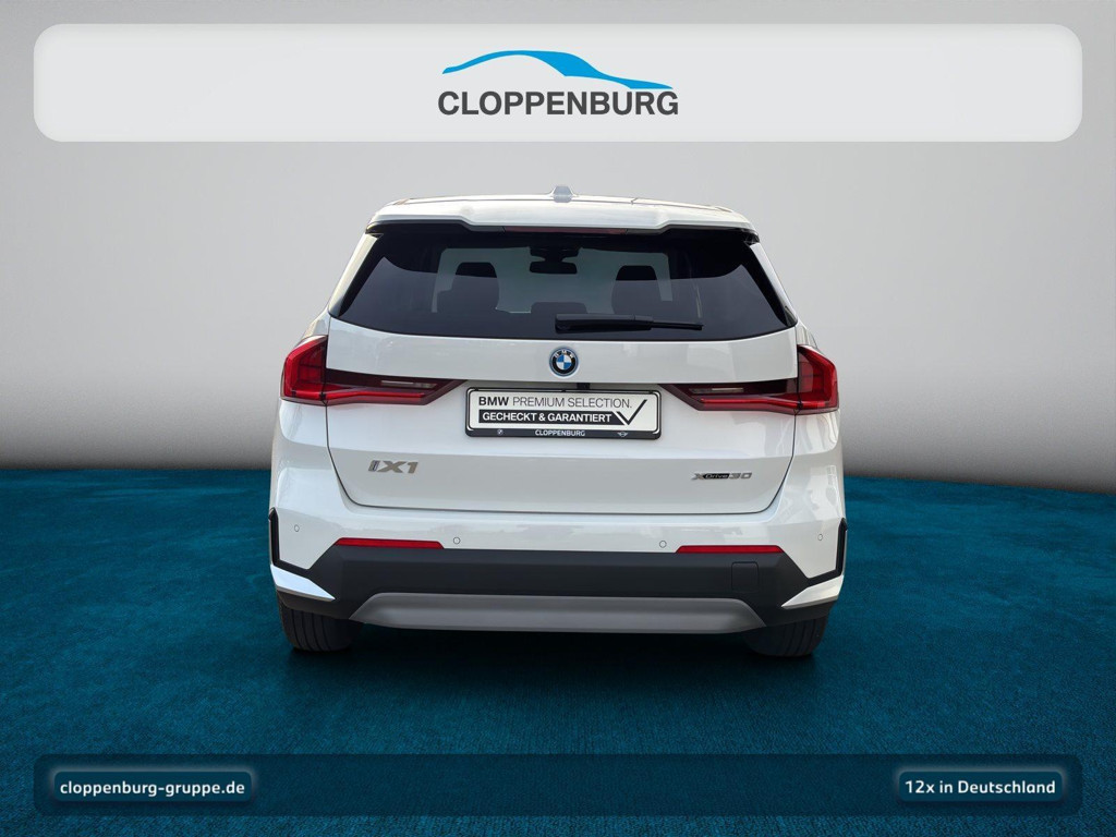 BMW iX1