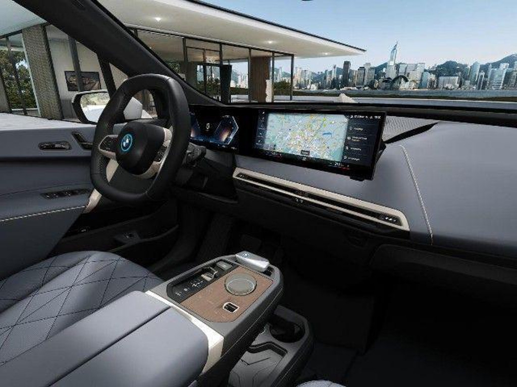 BMW iX