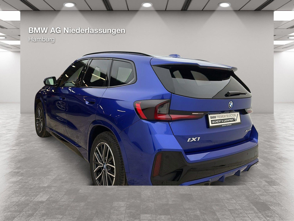 BMW iX1