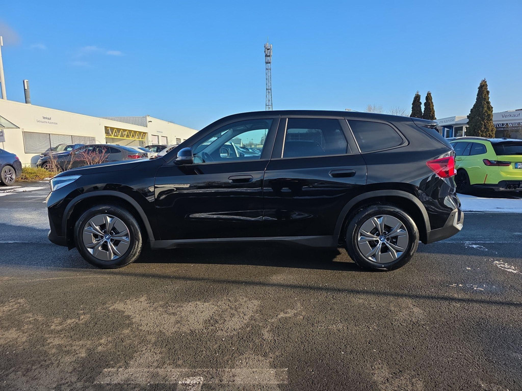 BMW iX1