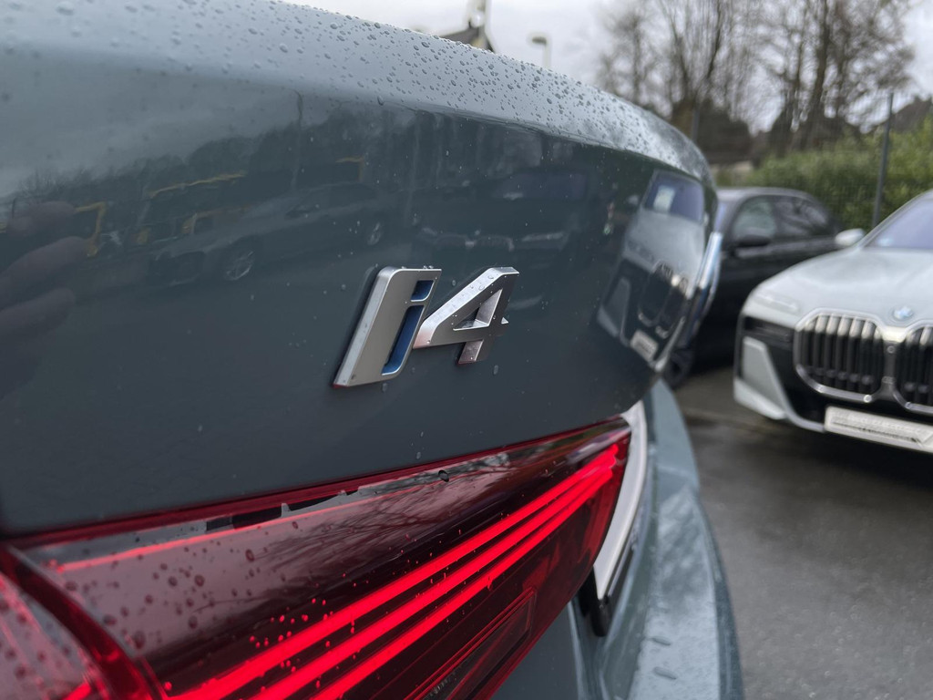 BMW i4
