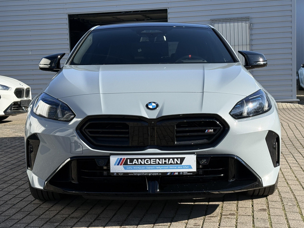 BMW M235