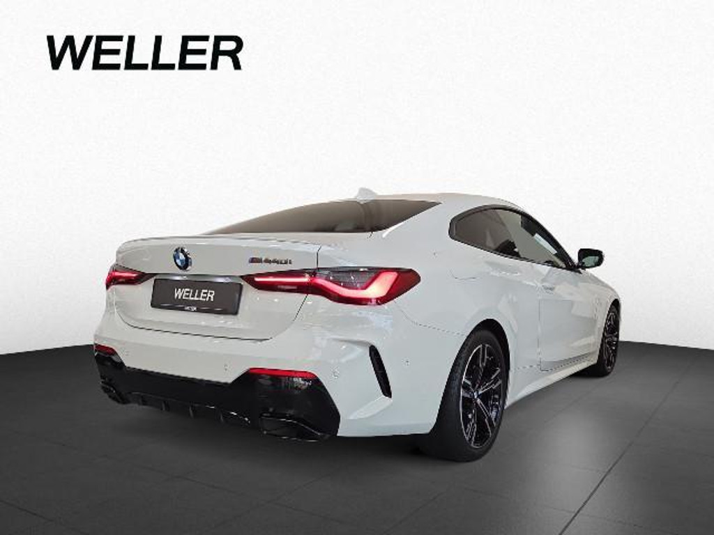 BMW M440