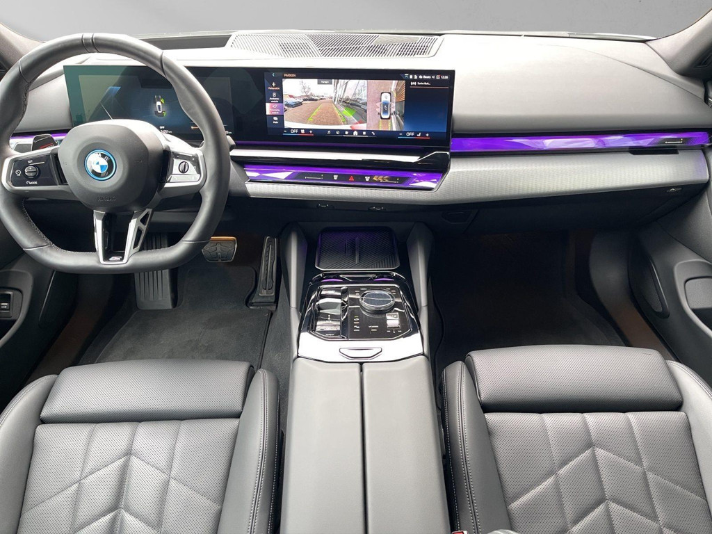 BMW i5