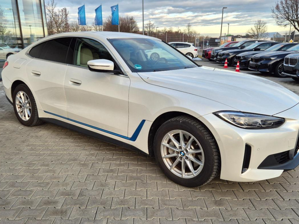 BMW i4