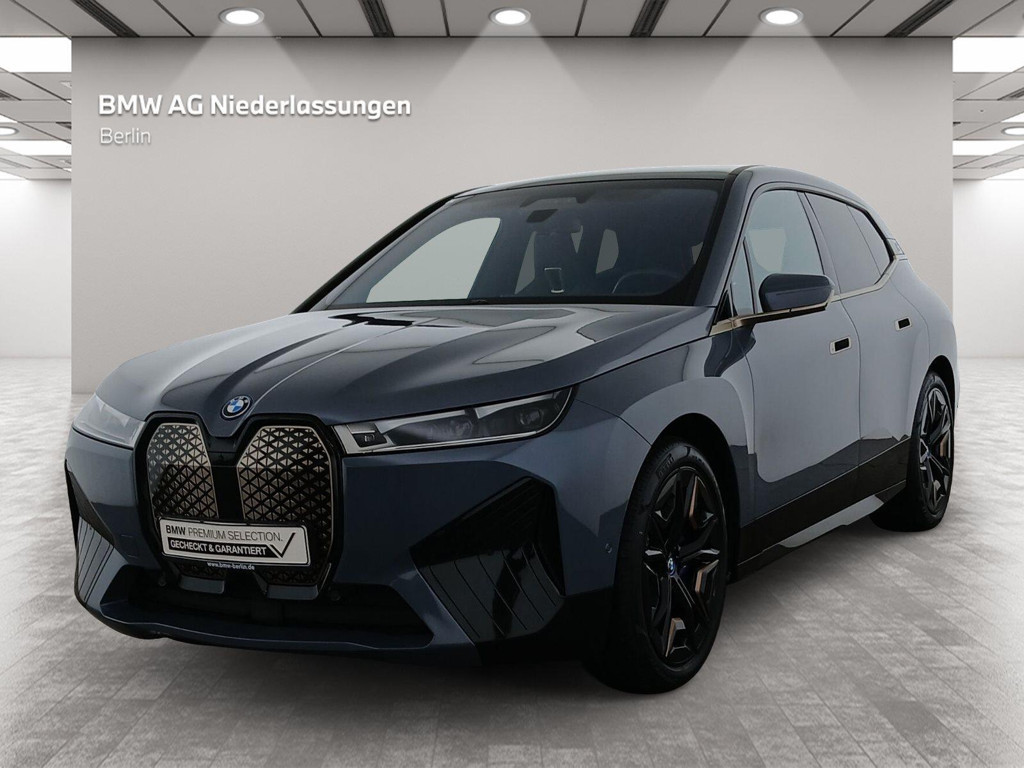 BMW iX