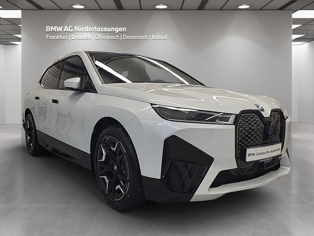 BMW iX